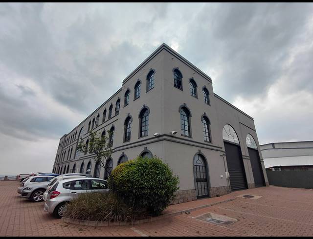 138M² OFFICE TO LET IN GRAND CENTRAL